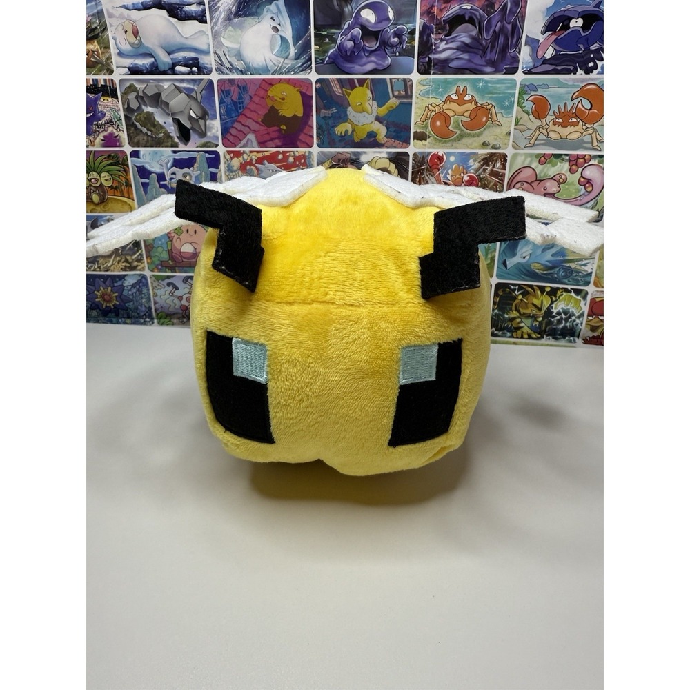 Minecraft‎ Bee Plush 7" Cube Bee Stuffed Animal Mojang Studios Yellow